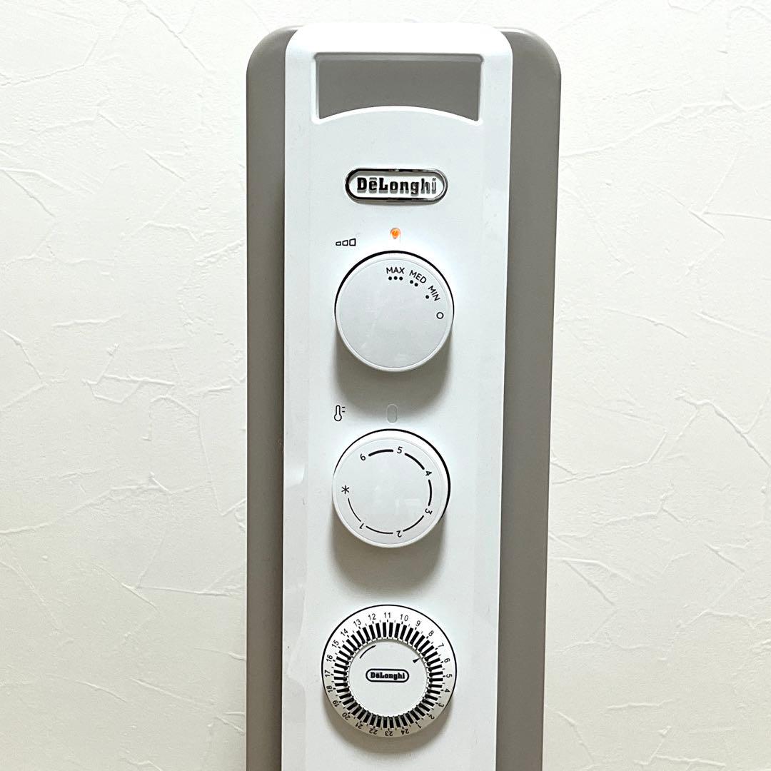 【美品】デロンギ ヴェルティカルド オイルヒーター RHJ21F0812-WH