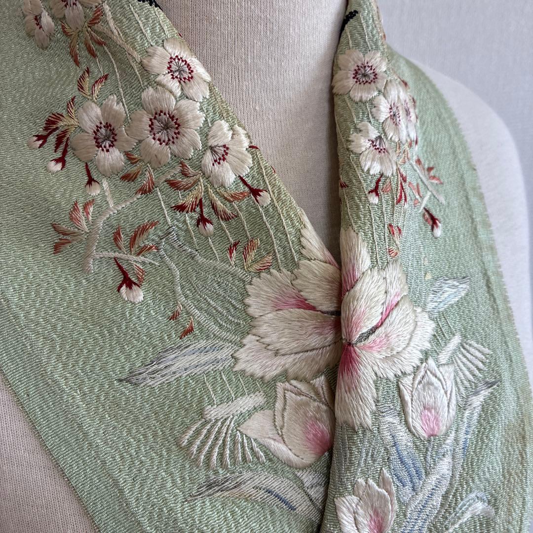 c*i様 ■6215■アンティーク■正絹縮緬■若葉色　チューリップ柄　刺繍半衿■