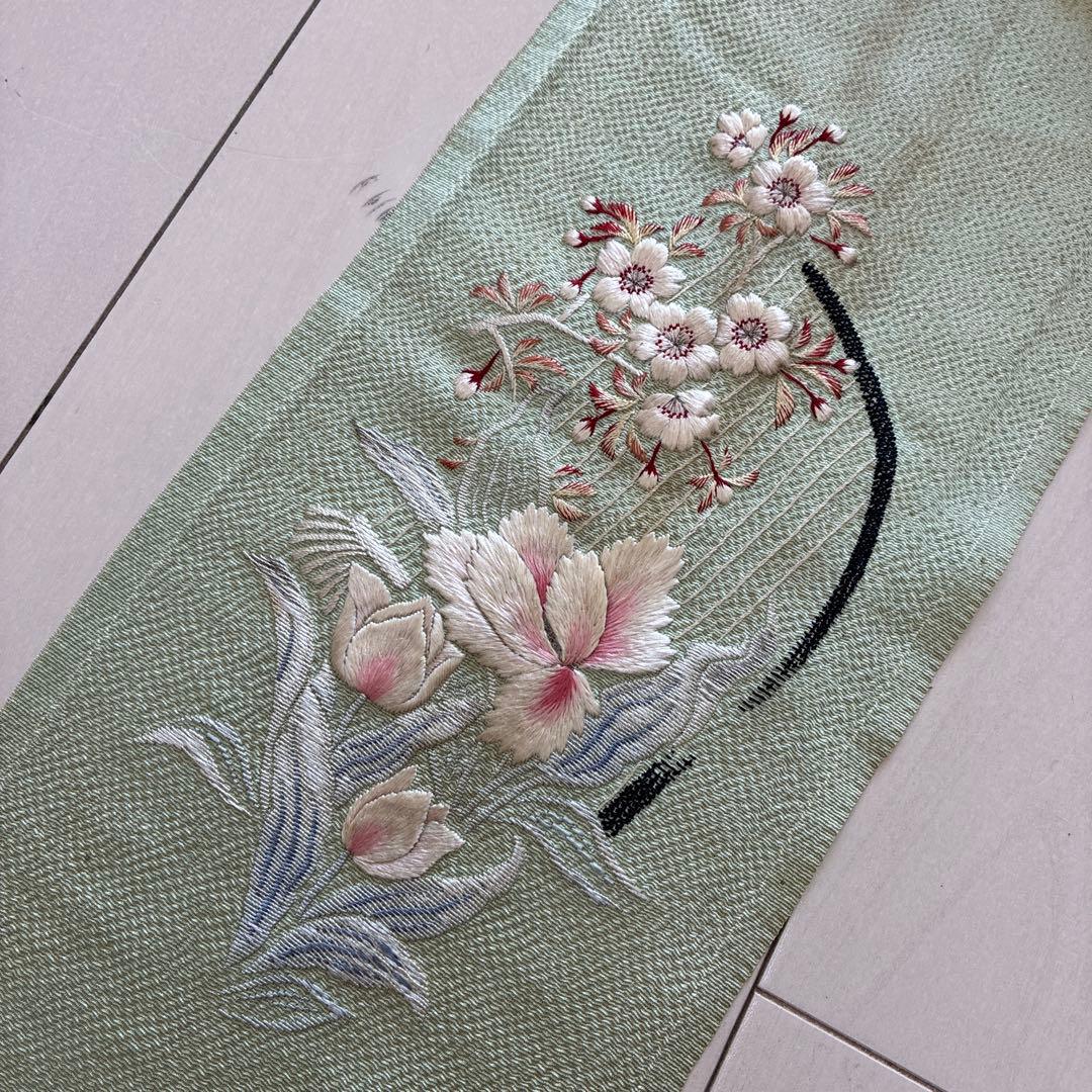 c*i様 ■6215■アンティーク■正絹縮緬■若葉色　チューリップ柄　刺繍半衿■