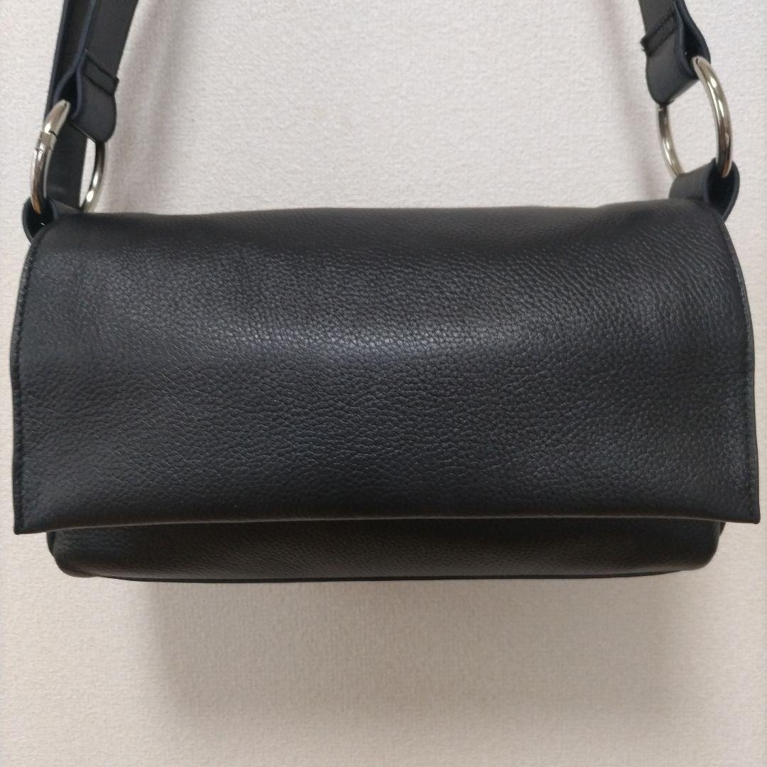 BEARDSLEY ブラック　レザー　ボディバッグ