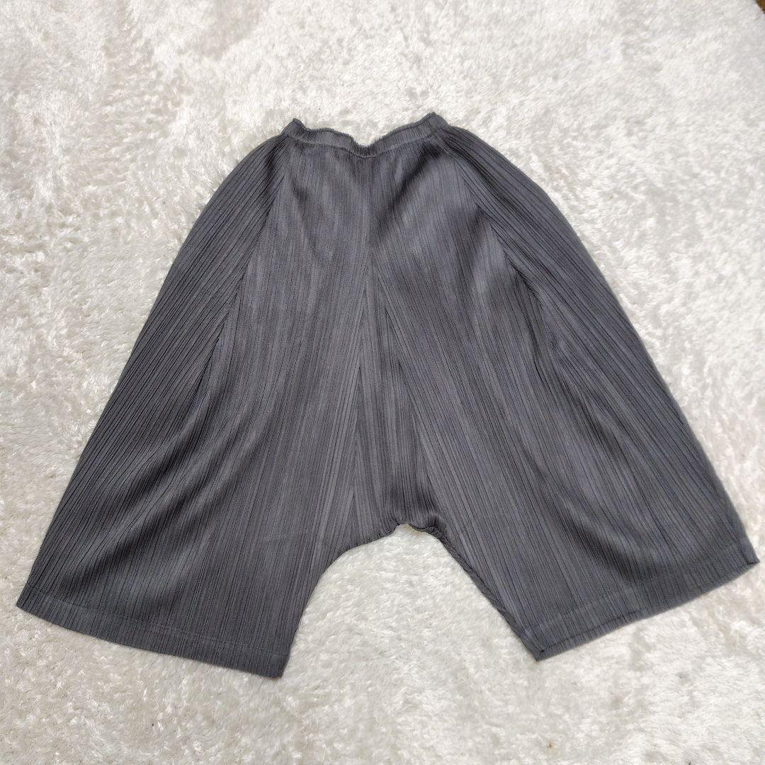 プリーツプリーズ　PLEATS PLEASE イッセイミヤケ　パンツ　ハーフ　1