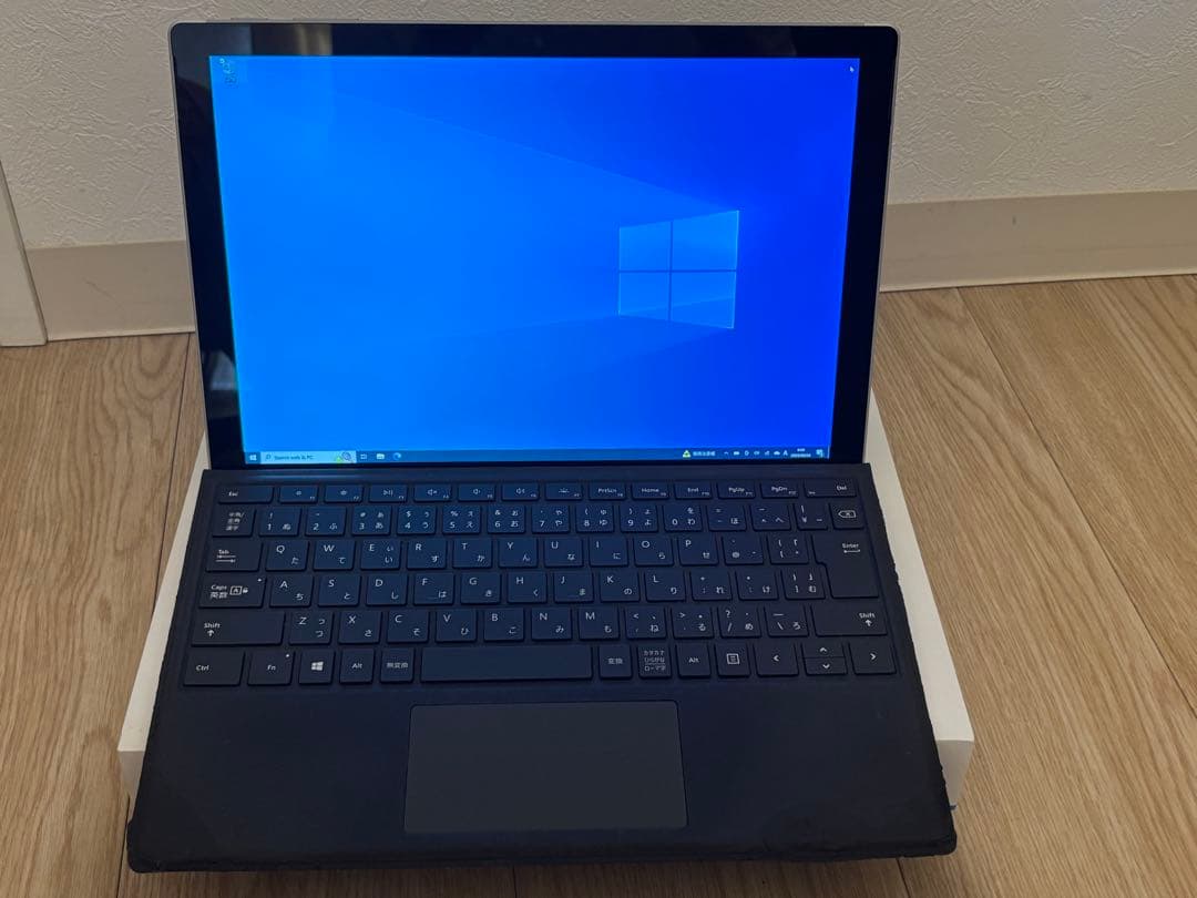 ［本体美品］Surface Pro5 128GBメモリ4GB