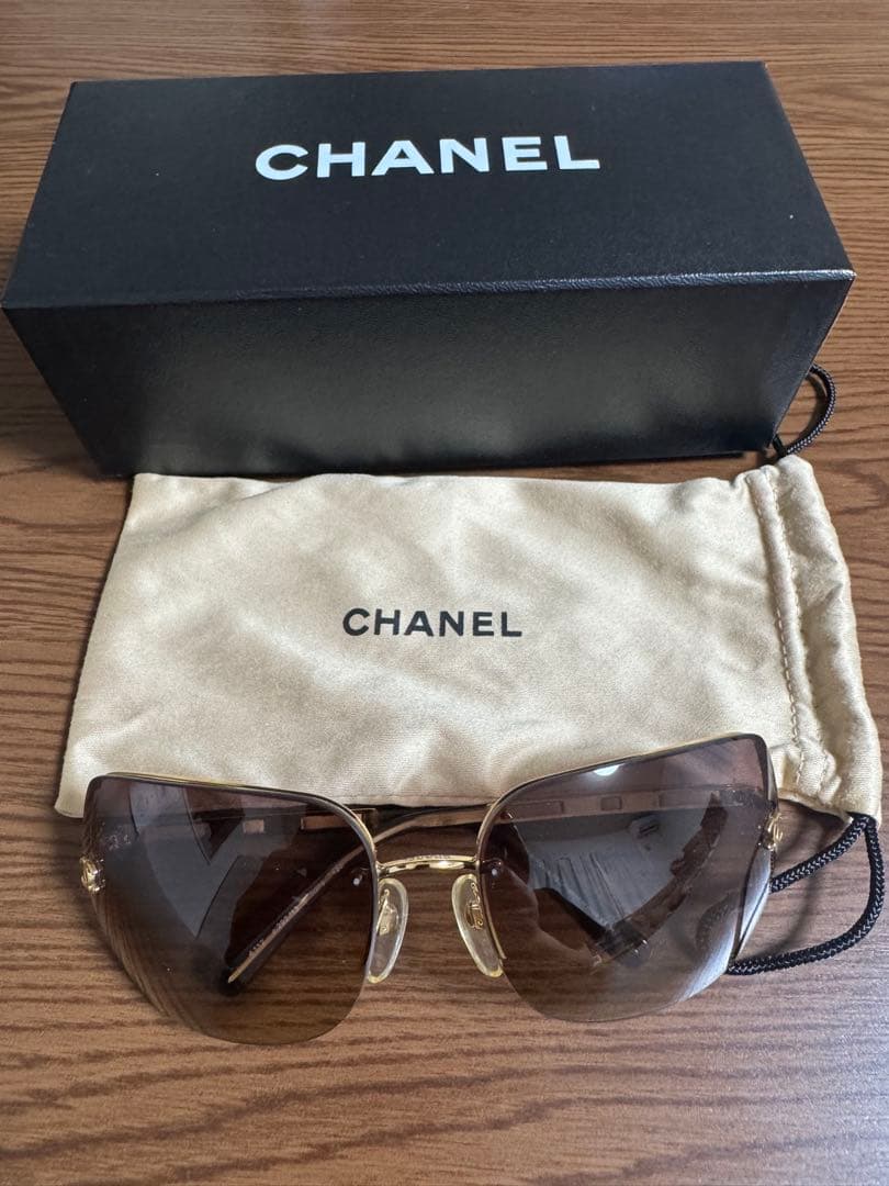 CHANEL ゴールドフレーム ブラウンレンズ サングラス