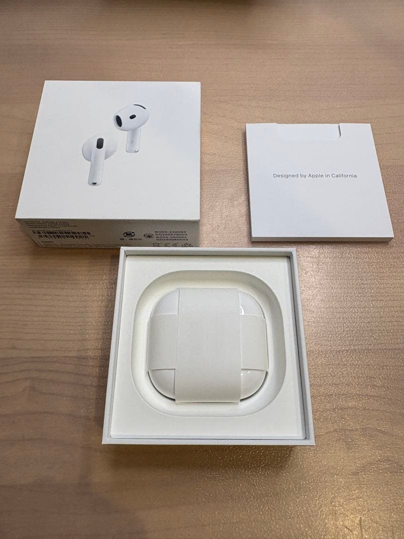 Apple AirPods4 アクティブノイキャン　ケース2つ付