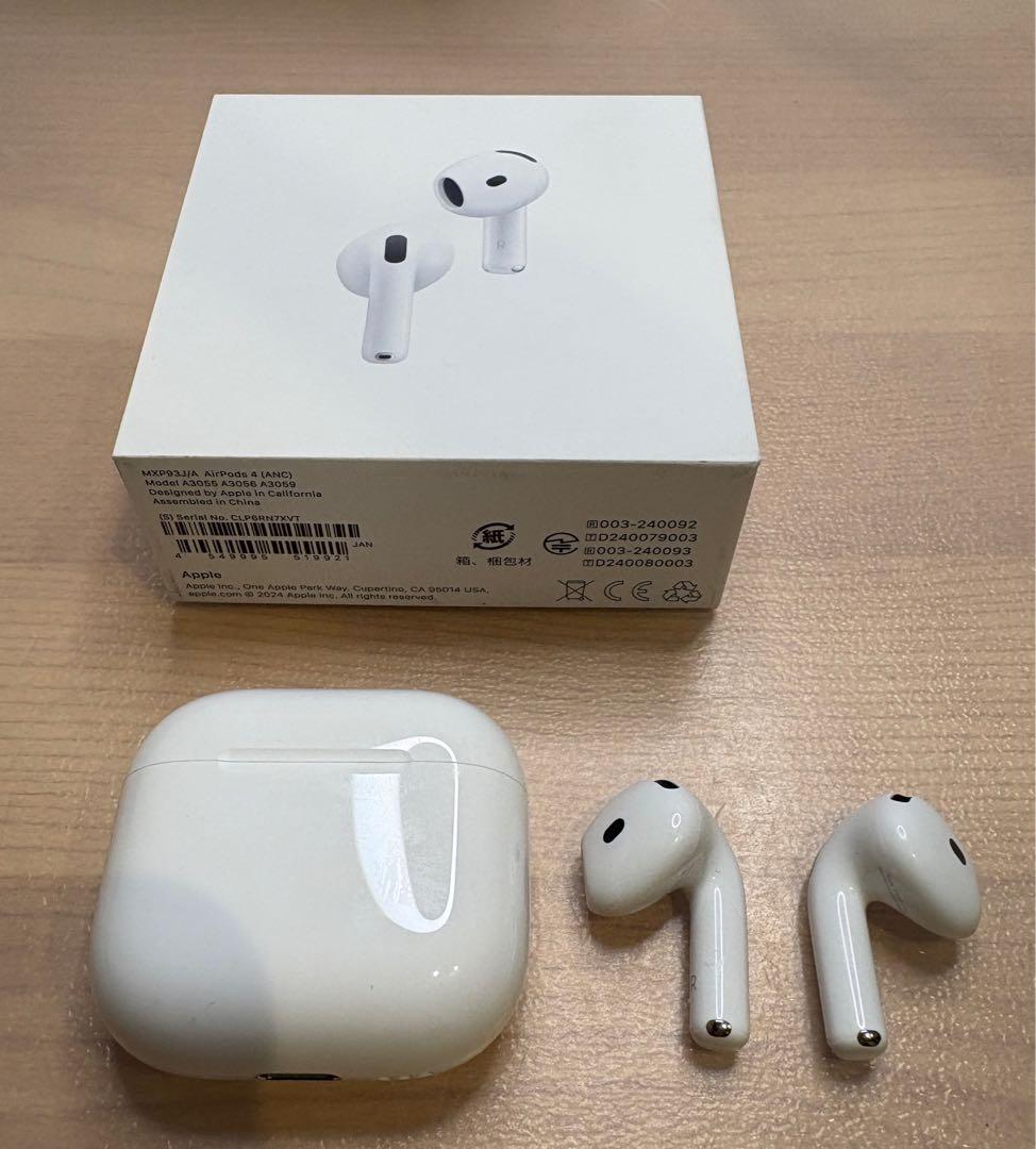 Apple AirPods4 アクティブノイキャン　ケース2つ付