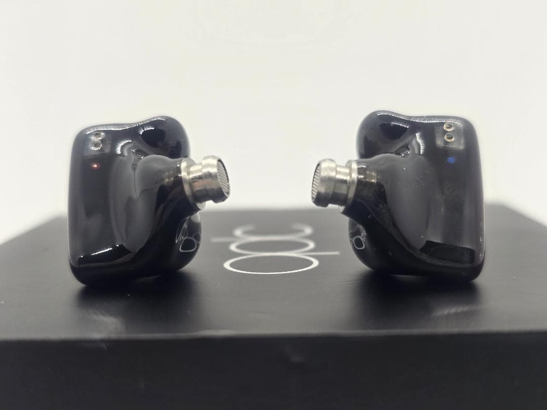 qdc SUPERIOR Vermilion Red ＋4.4mm純正リケーブル