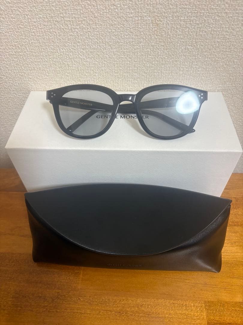Gentle Monster ブラック サングラス ケース付き