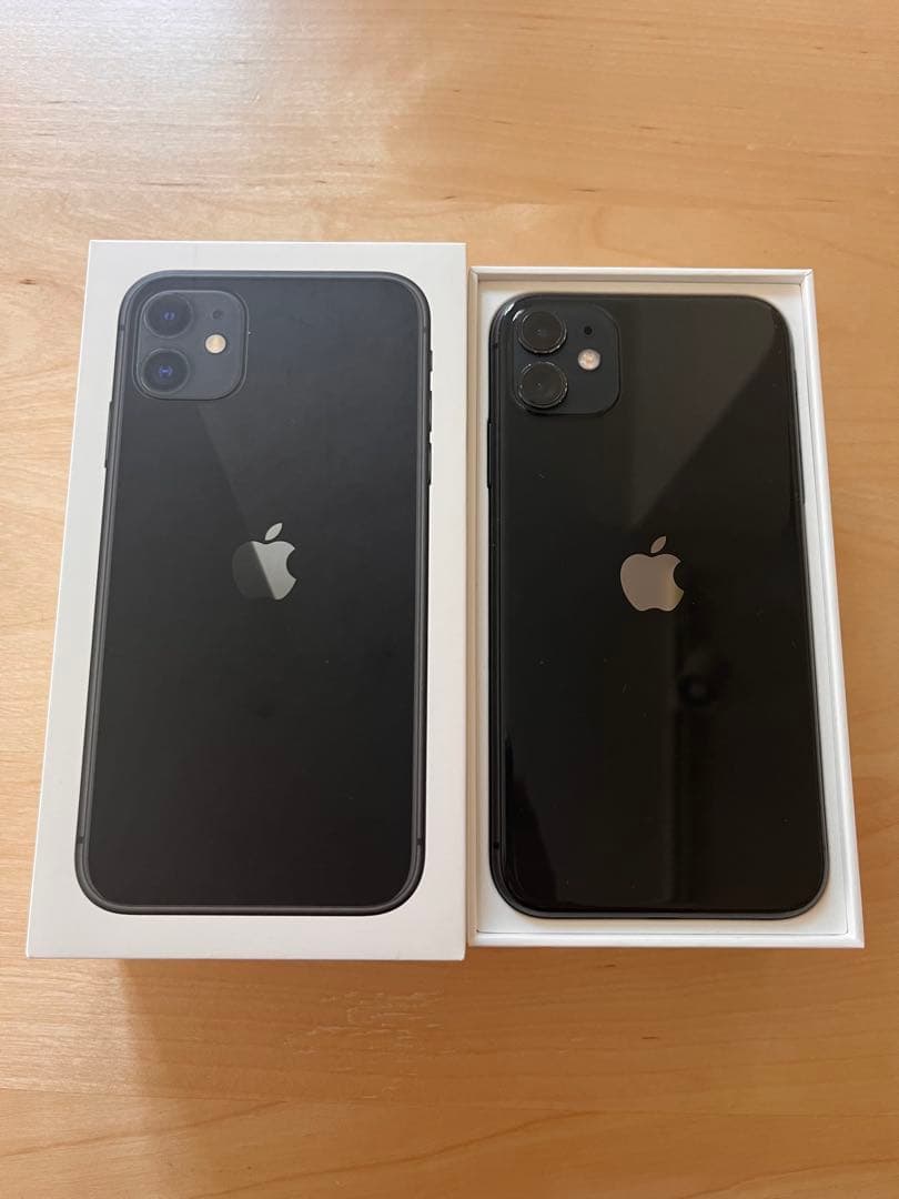 Apple iPhone 11 ブラック 内側カメラにひびあり