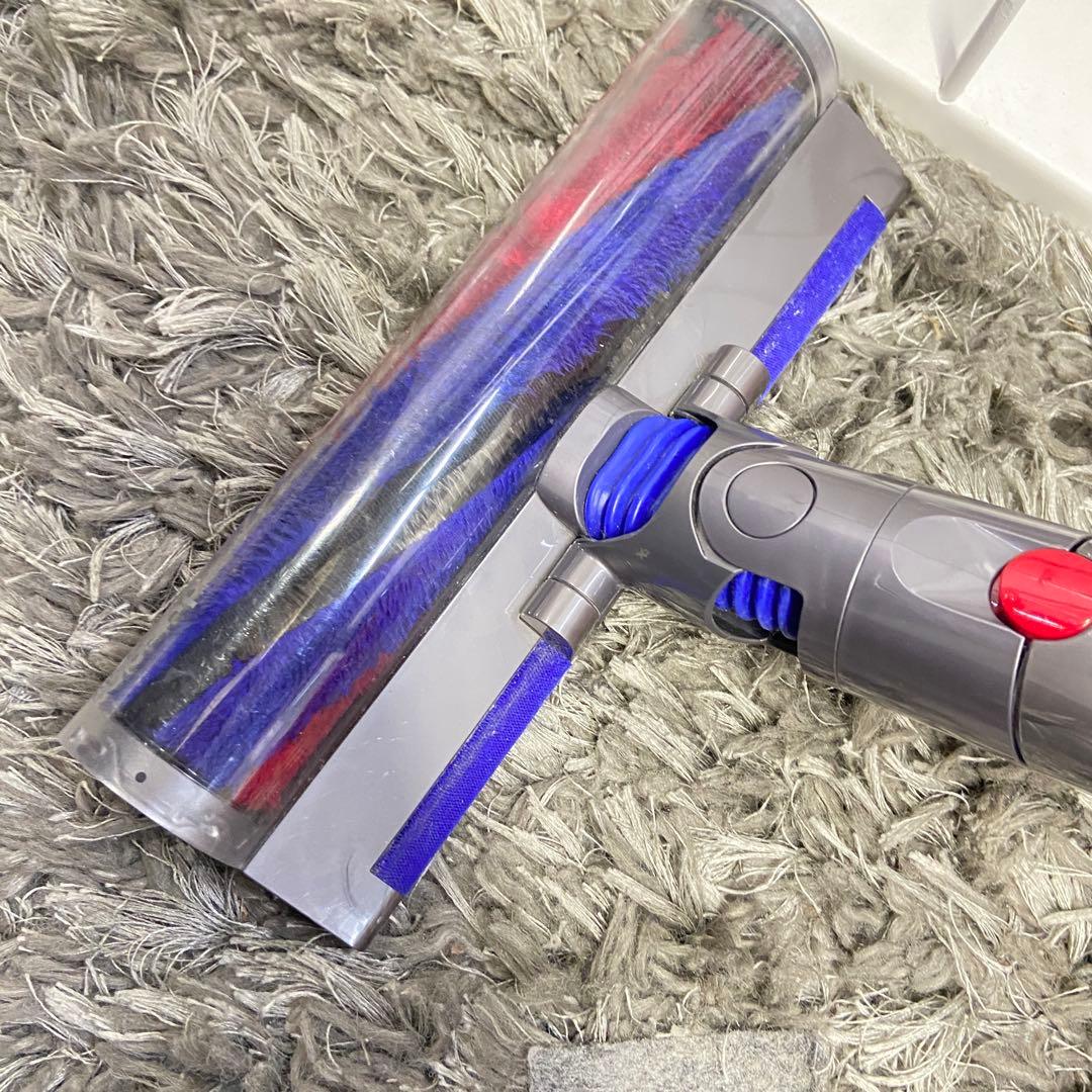 Dysoダイソン⭐️コードレス掃除機　サイクロン掃除機 SV18