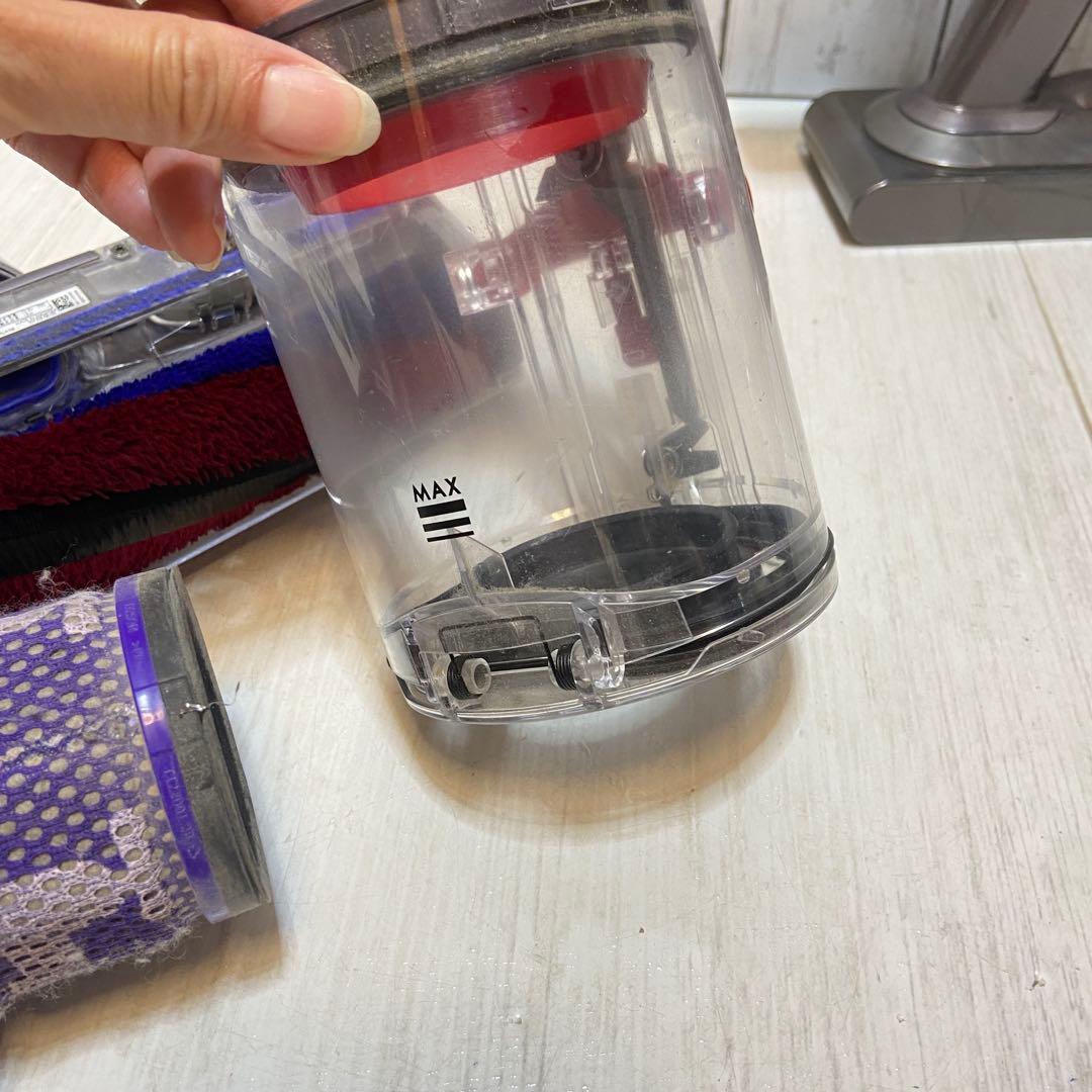 Dysoダイソン⭐️コードレス掃除機　サイクロン掃除機 SV18