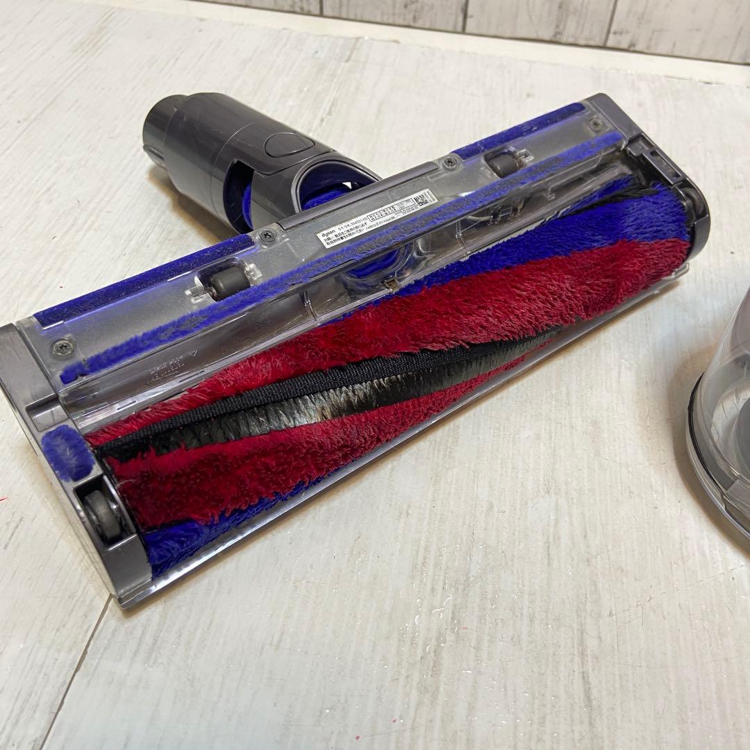 Dysoダイソン⭐️コードレス掃除機　サイクロン掃除機 SV18