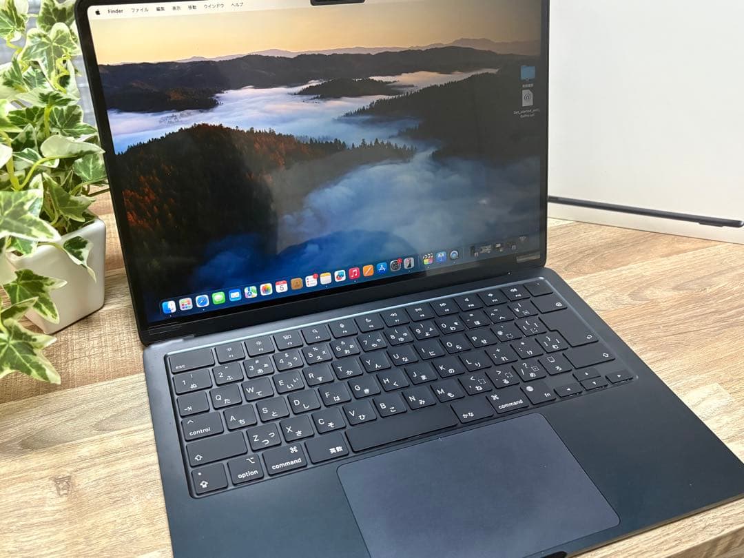 M2チップ搭載　13inch MacBook Air