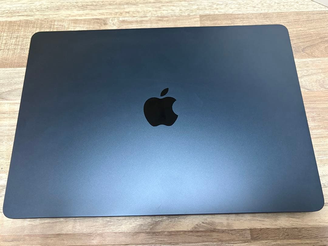M2チップ搭載　13inch MacBook Air