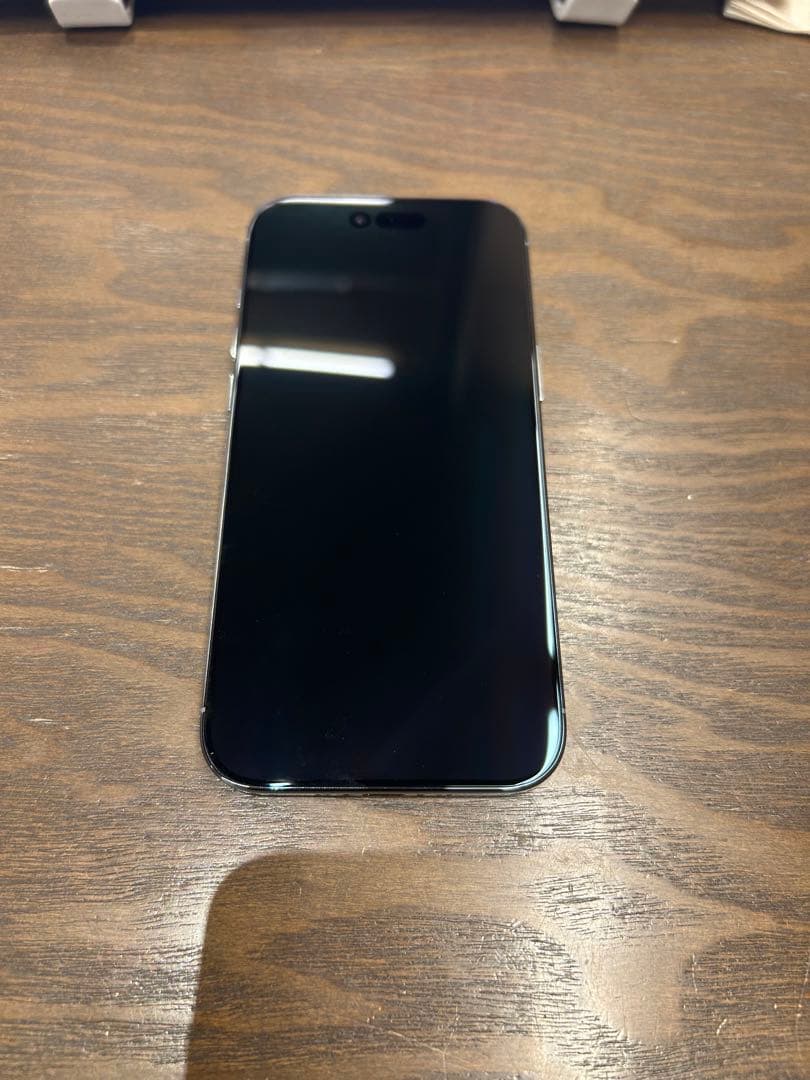 iPhone 本体 未使用 充電ケーブル付き