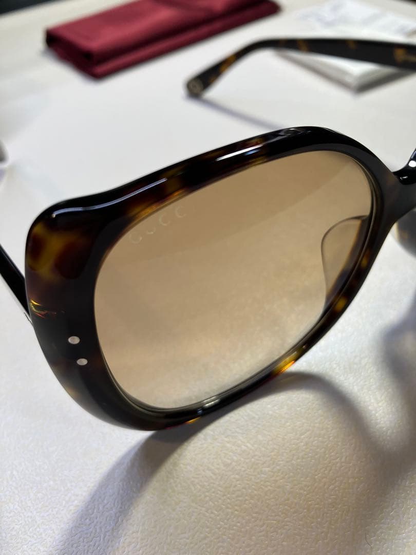 GUCCI グッチ GG0472SA ロゴ サングラス 未使用に近い✨