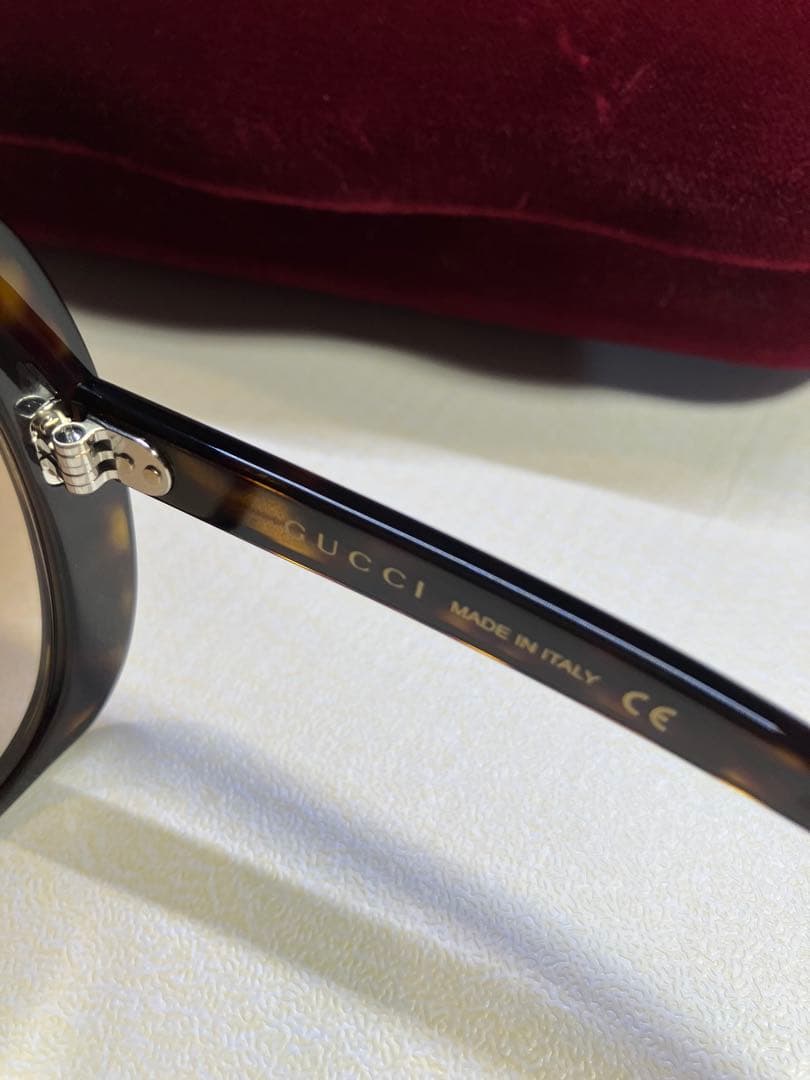 GUCCI グッチ GG0472SA ロゴ サングラス 未使用に近い✨
