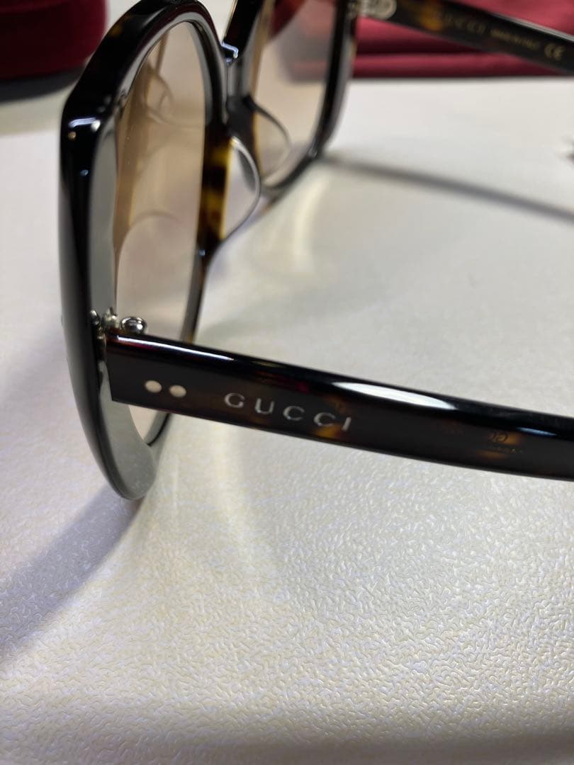 GUCCI グッチ GG0472SA ロゴ サングラス 未使用に近い✨