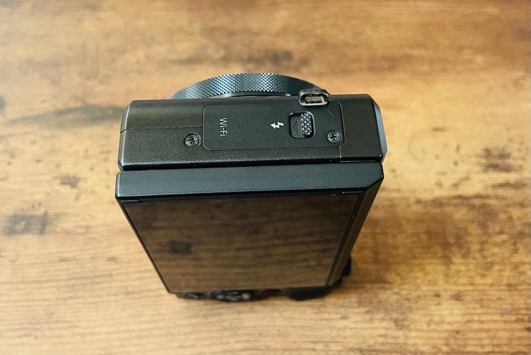 Canon PowerShot G7 X Mark II 本体と付属品