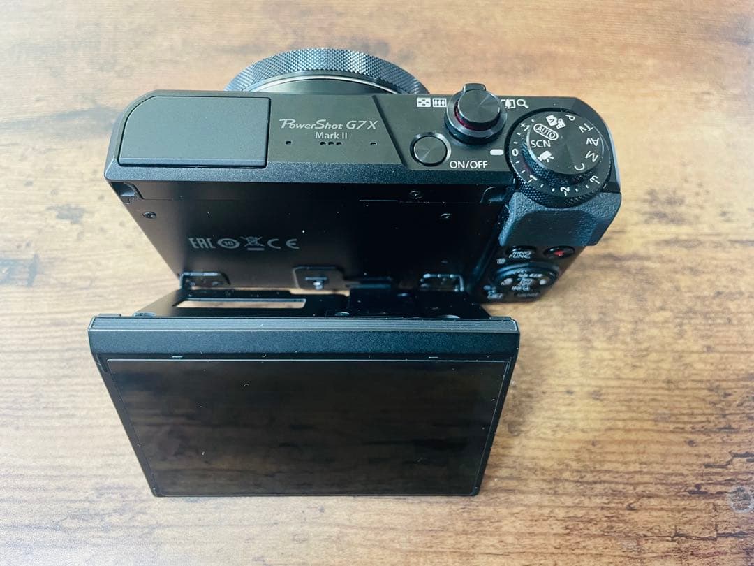 Canon PowerShot G7 X Mark II 本体と付属品