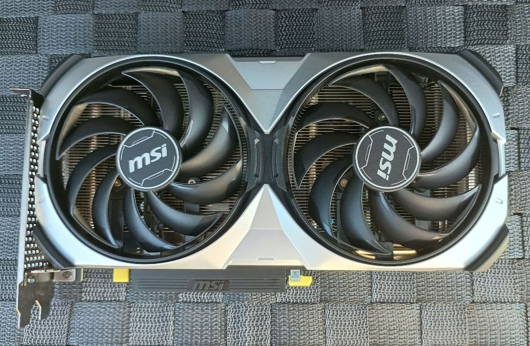 グラフィックボード・グラボ・ビデオカード MSI RTX4070 VENTUS 2X