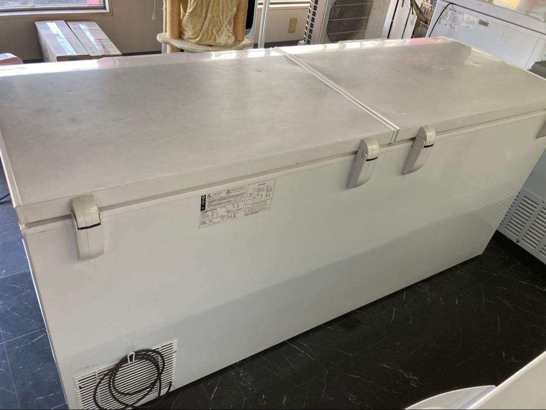 レマコム560L2022年大容量 横型冷凍庫 ホワイト直接引取オッケー