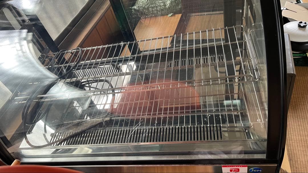 卓上型の冷蔵ショーケース 1年のみ使用。ほぼ新品美品です。冷蔵ショーケース