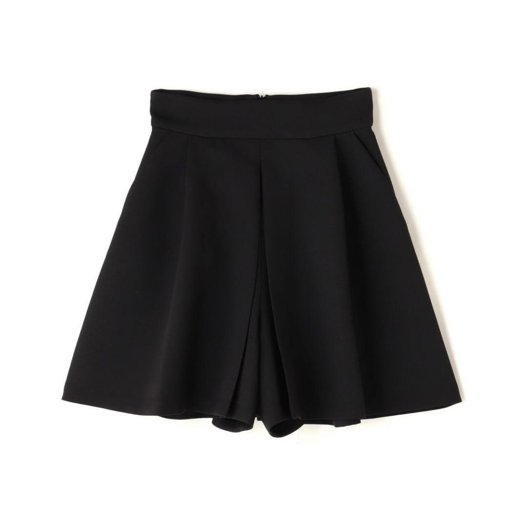 試着のみ⭐︎ナチュラルビューティーべーシック黒ブラックsフレアショートパンツ
