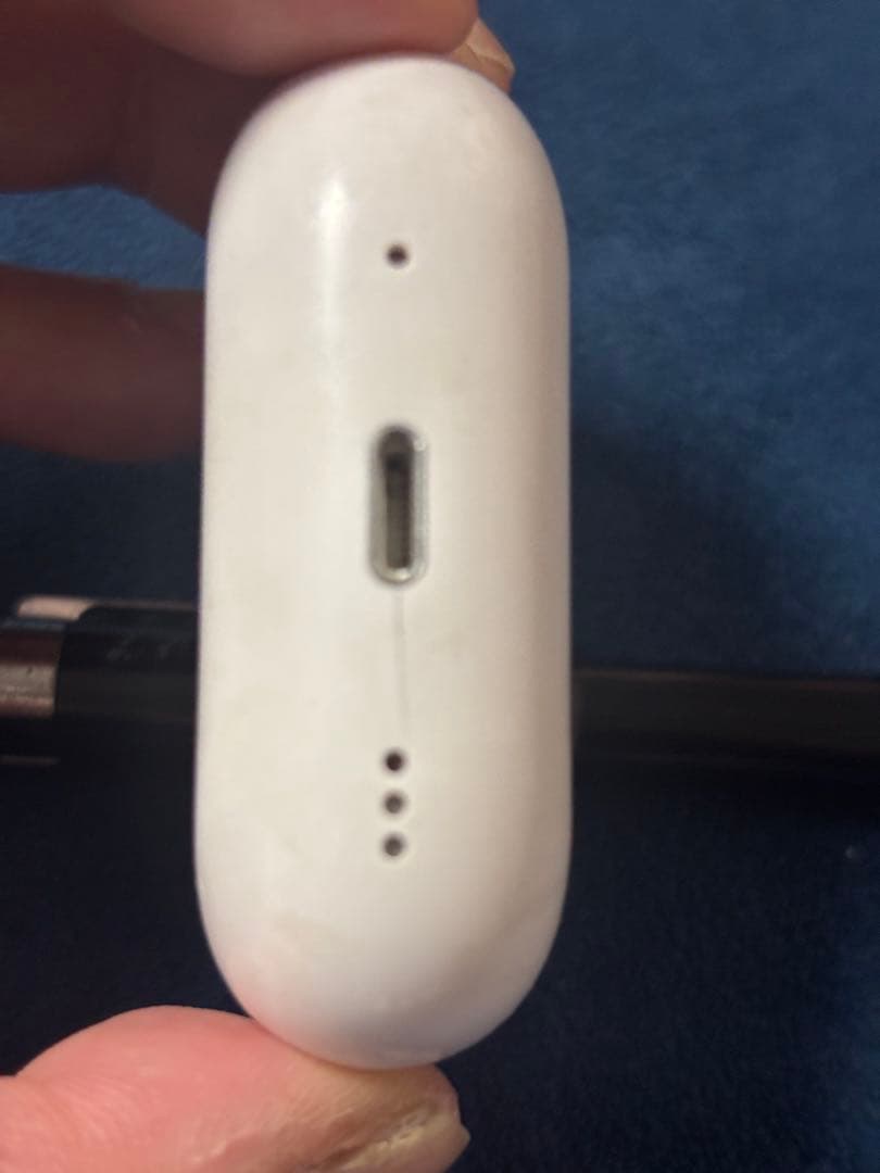 AirPods Pro (第2世代）lightning端子モデル 充電ケース付き