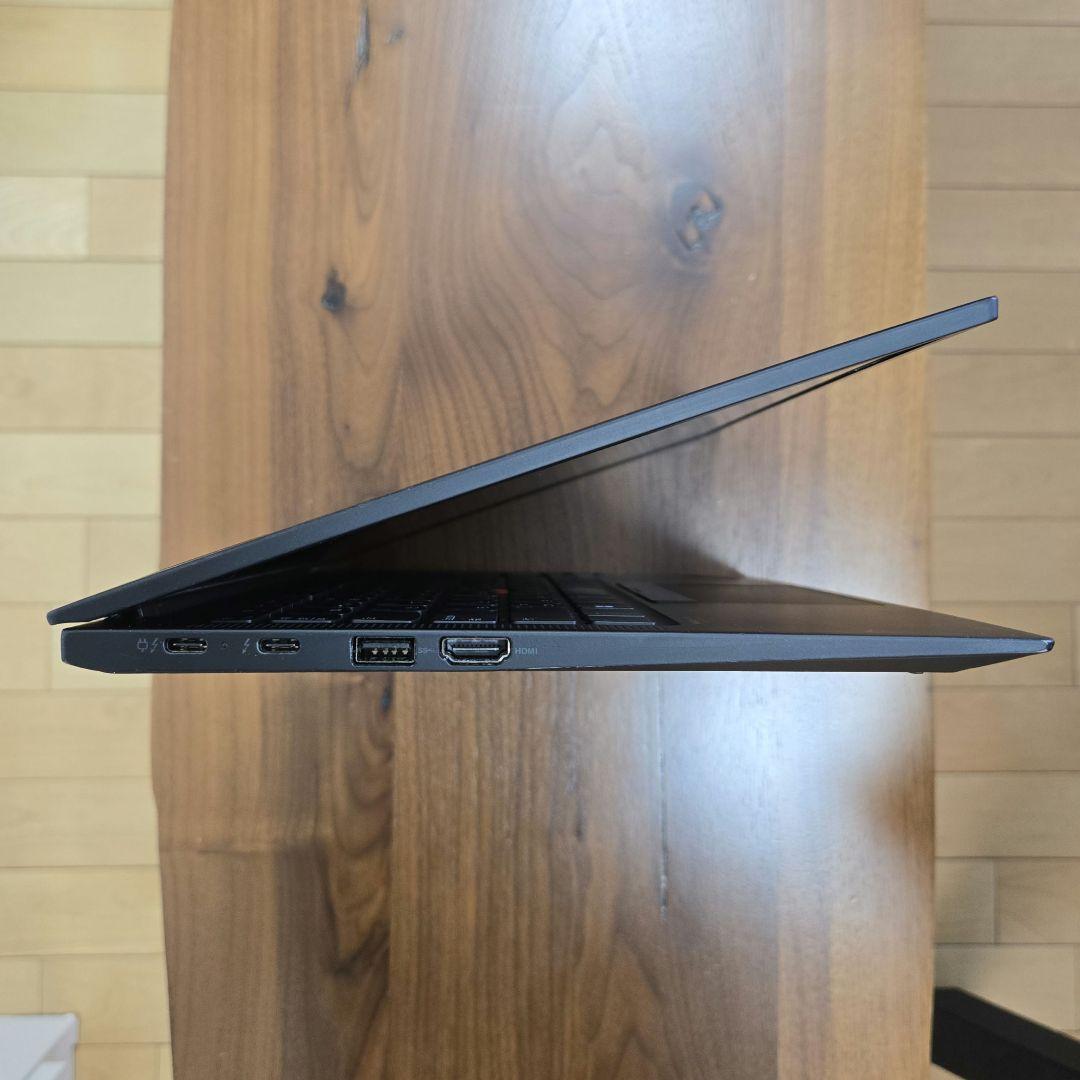 【おまけ付き】Thinkpad X1 Carbon Gen10 Corei7