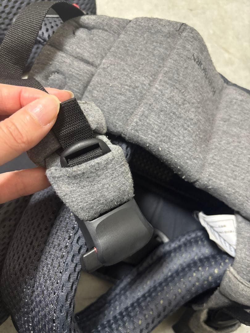 ベビービョルン　ハーモニー　メッシュ　最新モデル　抱っこ紐