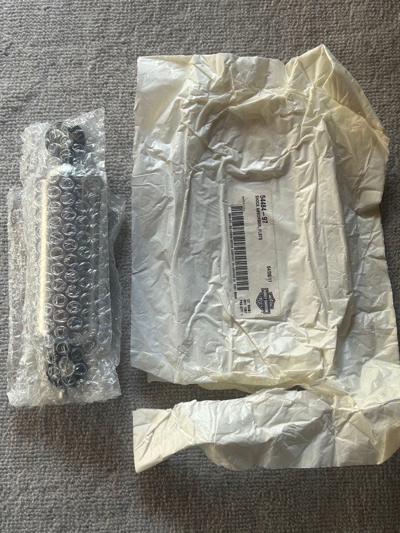 新品　純正ハーレーダビッドソン　クロームショックアブソーバー　97〜FLSTS用