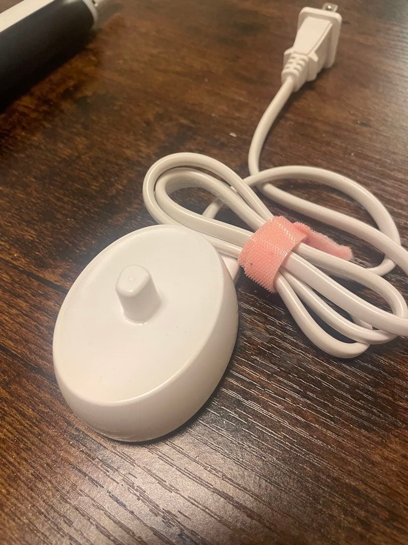 Oral-B iO 4 電動歯ブラシ（本体+充電器+替えブラシ4本）