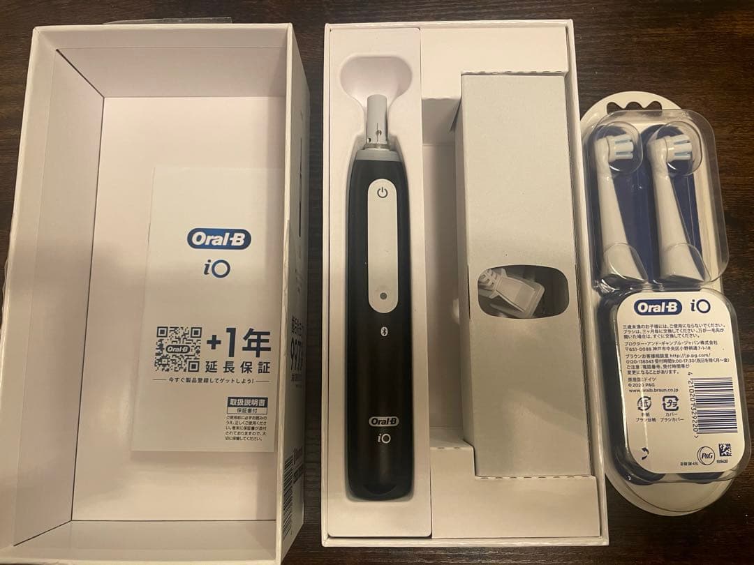 Oral-B iO 4 電動歯ブラシ（本体+充電器+替えブラシ4本）
