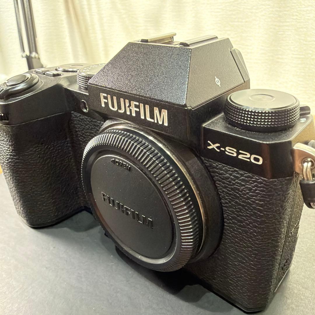 FUJIFILM X-S20 ミラーレス一眼/FUJINON XC35mmF2