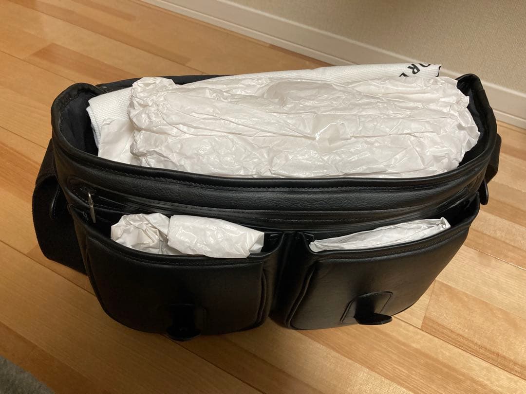 ハンティングワールド ショルダーバッグ　CARRYALL MEDIUM 新品