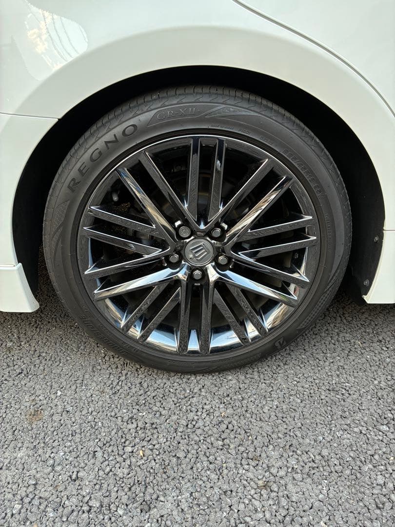 210系クラウン18インチ スパッタリングタイヤセット