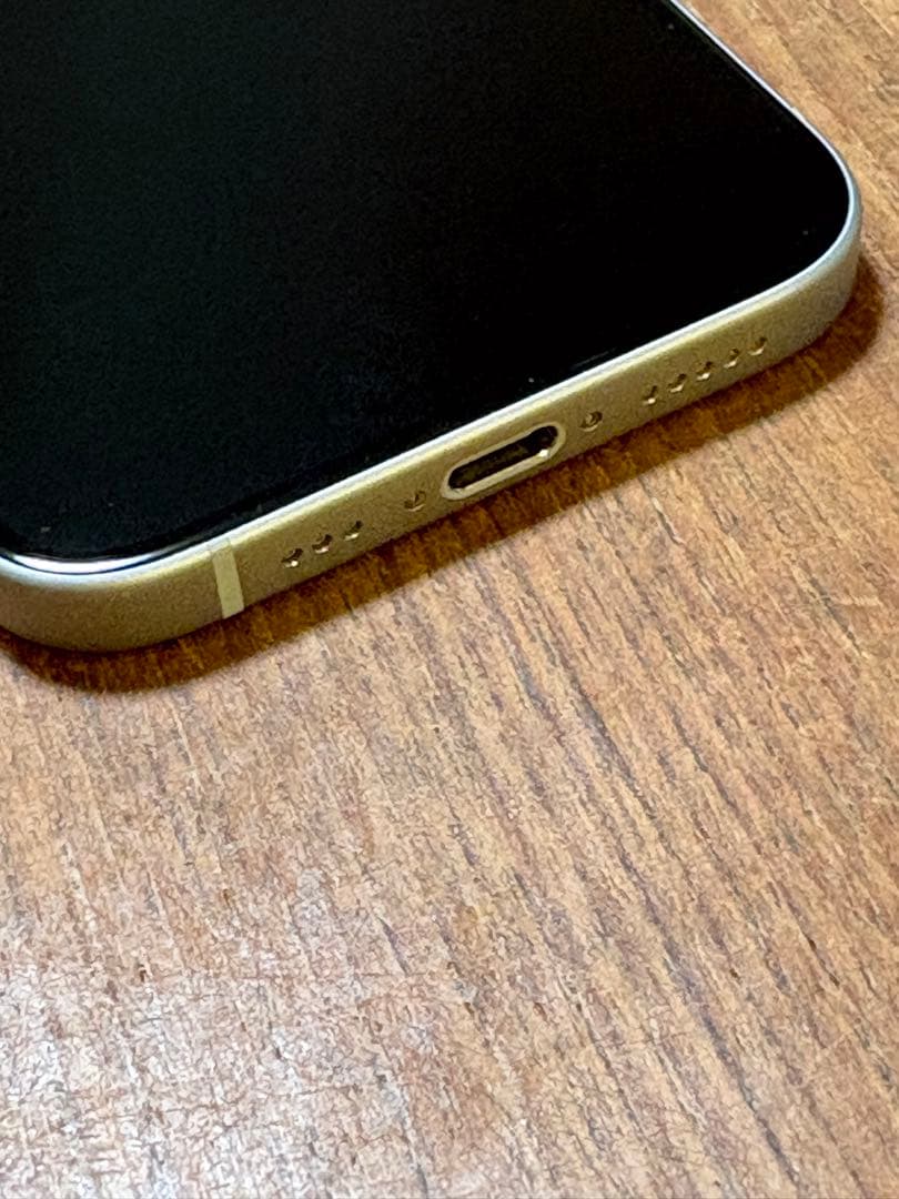 Apple iPhone 15 128GB ホワイト 本体　SIMフリー