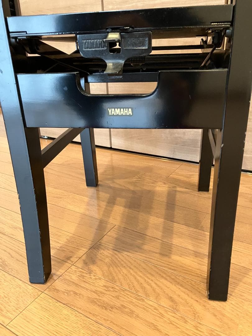 YAMAHA トムソン椅子　黒　アップライト/グランドピアノ　レトロ