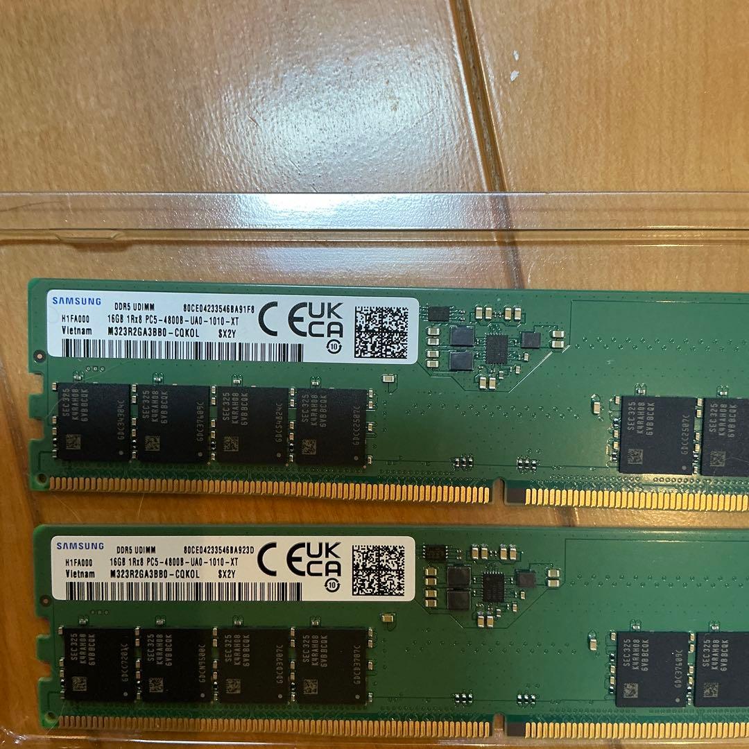 Samsung 32GB DDR5 メモリ