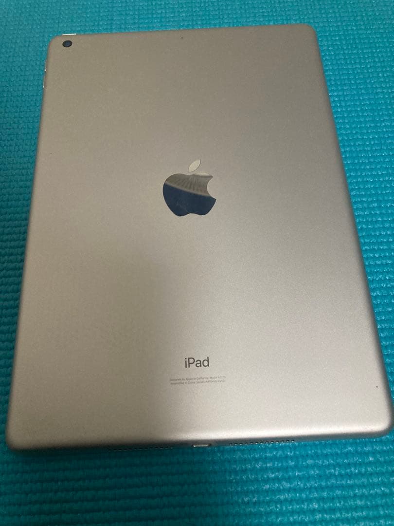 iPad 第8世代 32GB Wi-Fi シルバー