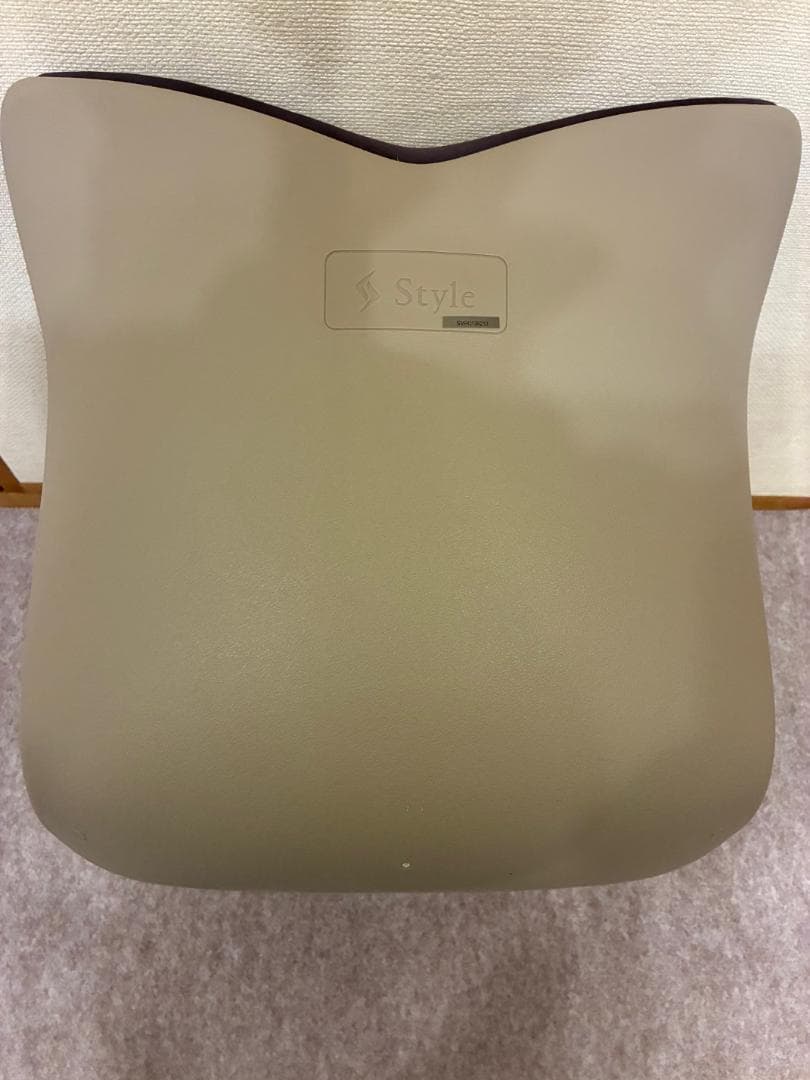 Style 骨盤矯正チェア 人間工学デザイン