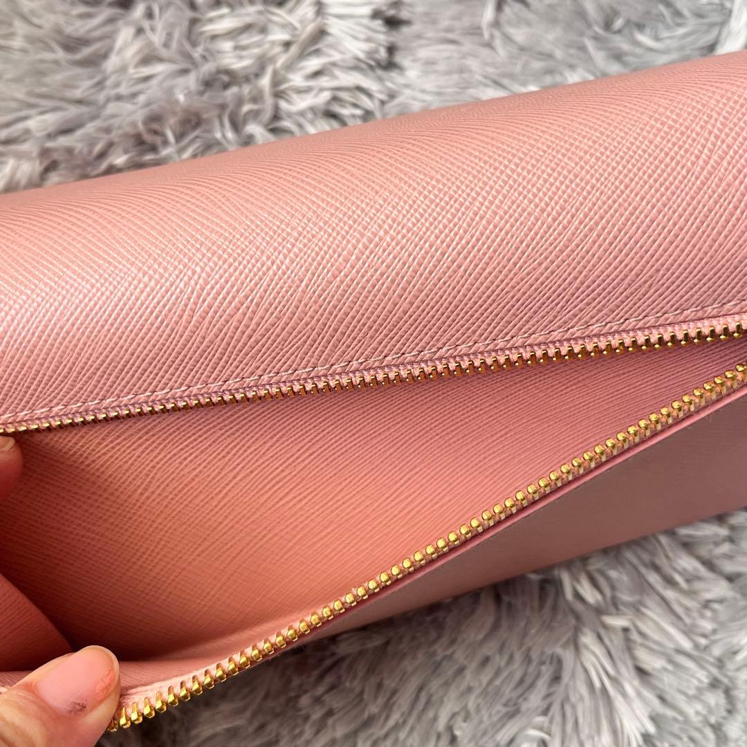 極美品✨PRADA サフィアーノ　メタルバー　ベビーピンク　長財布　レディース