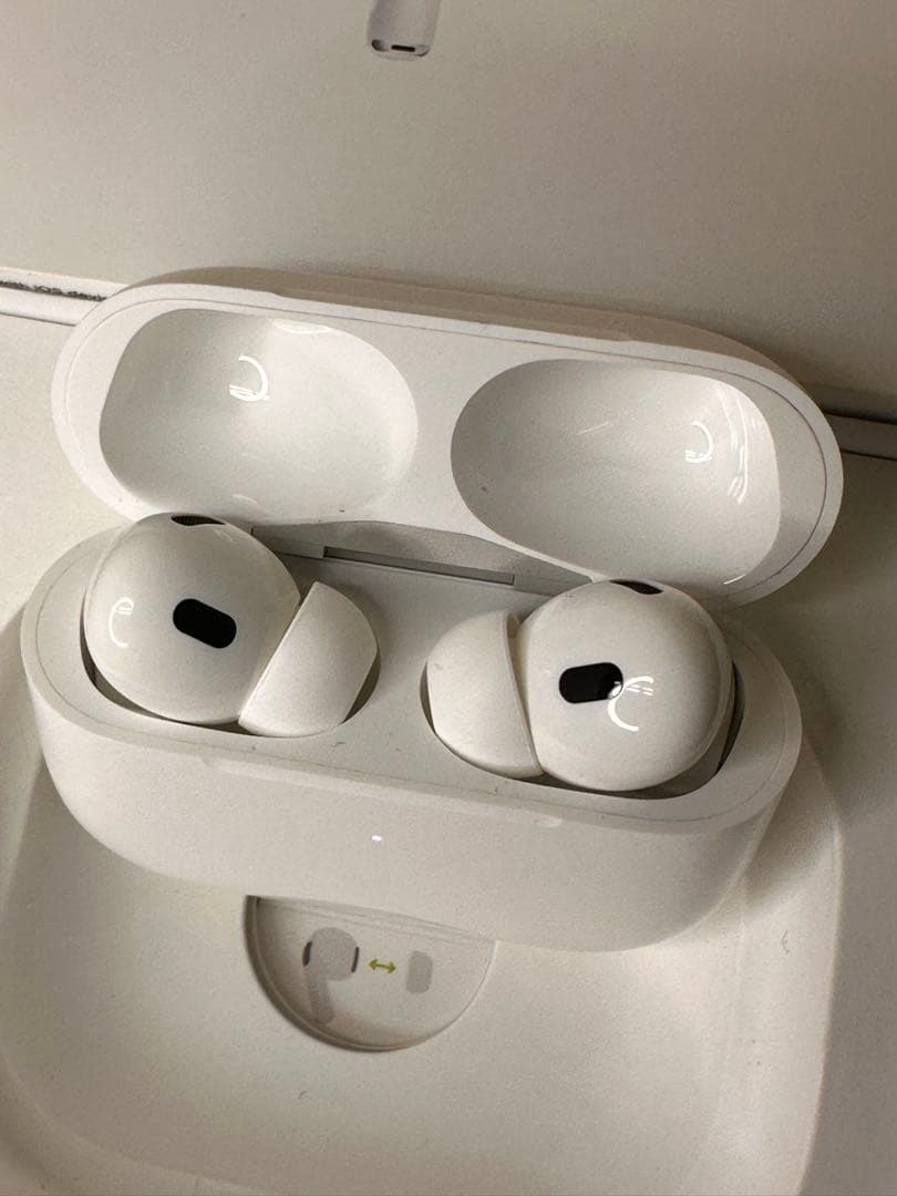 【美品】AirPodsPro第2世代 MTJV3J/A 3P2GL