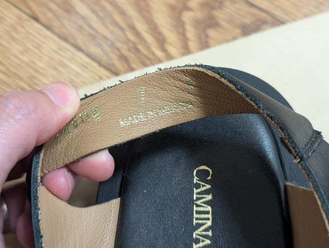 Caminando ブラック ダブルバックルサンダル