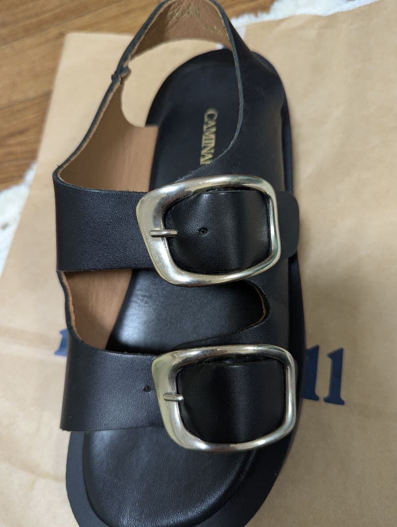 Caminando ブラック ダブルバックルサンダル