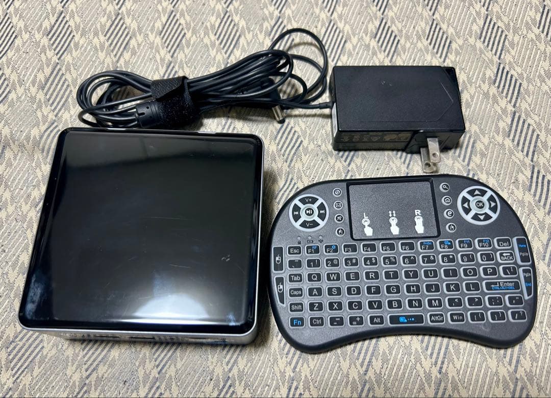 Windows11ミニPC Intel NUC NUC6CAYB ミニキーボード