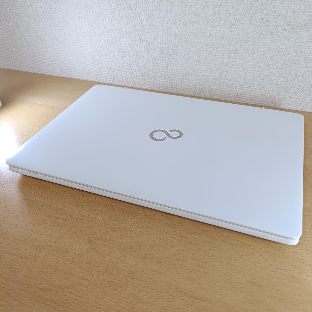 ノートPC Core i7 Windows11 SSD メモリ16GB 富士通