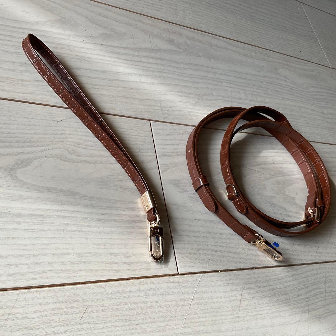 新品未使用　custype ブラウン クロコダイル風iPhone14proケース