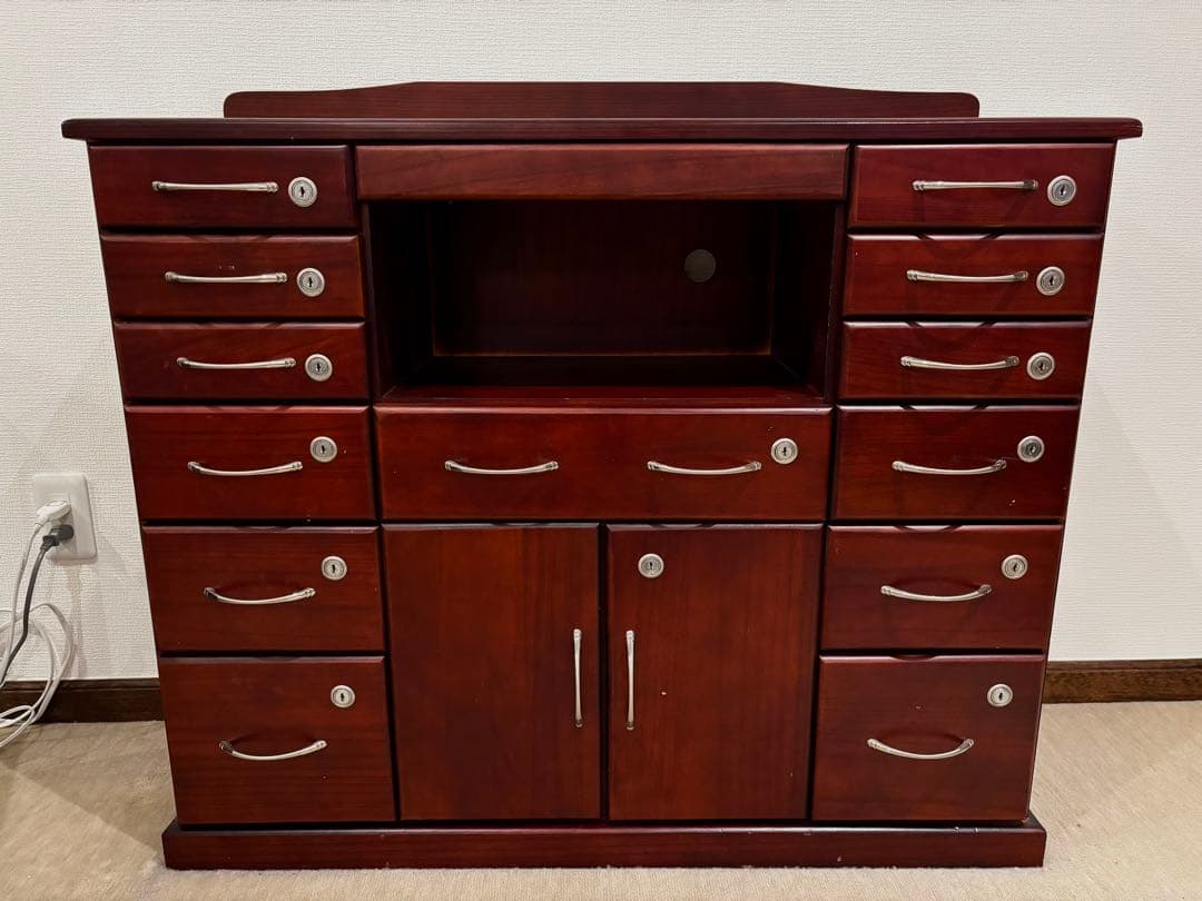 最終お値下げです　2月20日まで！木製キャビネット 全引き出し鍵付きで安心