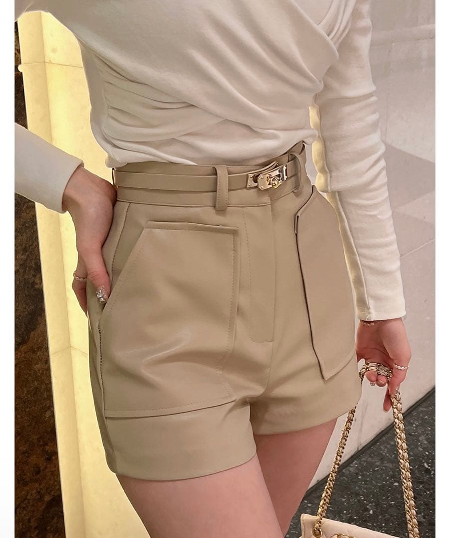 QUNG ベージュ ハイウエスト ショートパンツ Toujours belt